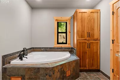 225 SE Eagle Ridge Dr, Canyonville, OR 97417 - Photo 42