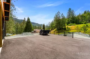 225 SE Eagle Ridge Dr, Canyonville, OR 97417 - Photo 14