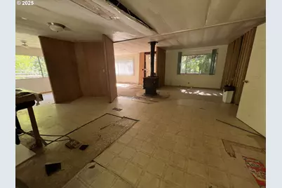 95007 North Way Ln, North Bend, OR 97459 - Photo 2