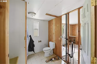 95007 North Way Ln, North Bend, OR 97459 - Photo 14