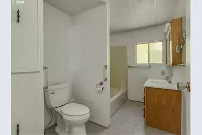 215 E Scott Ave, Woodland, WA 98674 - Photo 24