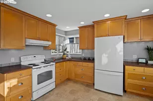 13120 SW Rita Dr, Beaverton, OR 97005 - Photo 12