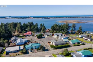 1400 Holloway, Coos Bay, OR 97420 - Photo 38