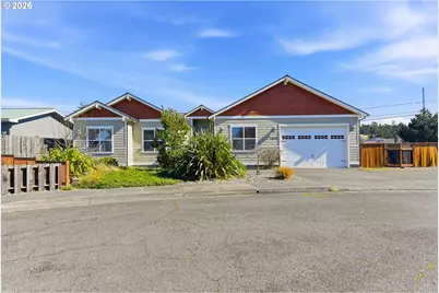 1400 Holloway Mews, Coos Bay, OR 97420 - Photo 1