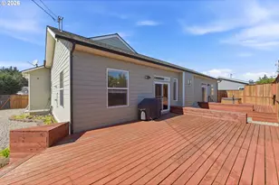 1400 Holloway, Coos Bay, OR 97420 - Photo 32