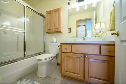 323 NE Fircrest Pl, McMinnville, OR 97128 - Photo 32