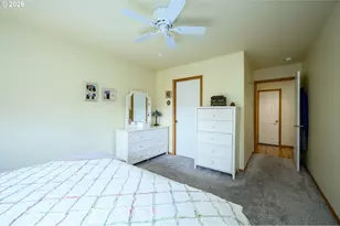 323 NE Fircrest Pl, McMinnville, OR 97128 - Photo 24