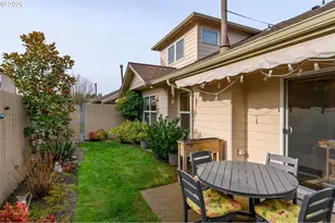 323 NE Fircrest Pl, McMinnville, OR 97128 - Photo 34