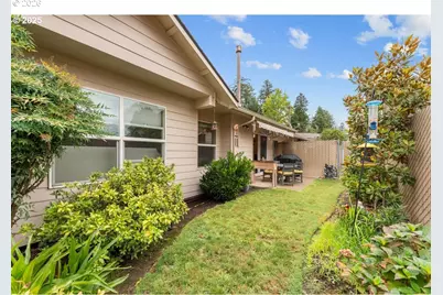 323 NE Fircrest Pl, McMinnville, OR 97128 - Photo 40