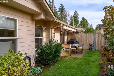 323 NE Fircrest Pl, McMinnville, OR 97128 - Photo 38