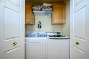 323 NE Fircrest Pl, McMinnville, OR 97128 - Photo 26