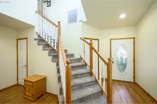 323 NE Fircrest Pl, McMinnville, OR 97128 - Photo 20