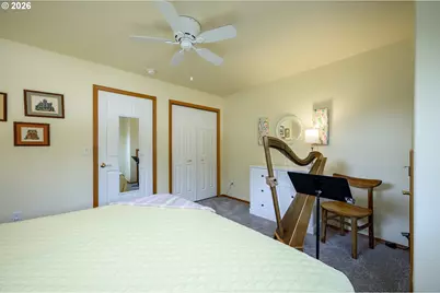 323 NE Fircrest Pl, McMinnville, OR 97128 - Photo 28