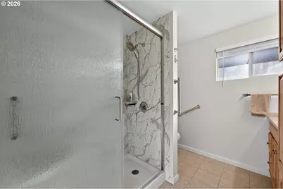 2412 SW Wickiup Ave, Redmond, OR 97756 - Photo 12