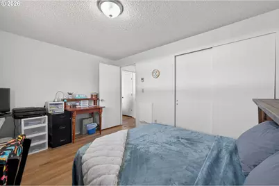 2412 SW Wickiup Ave, Redmond, OR 97756 - Photo 16