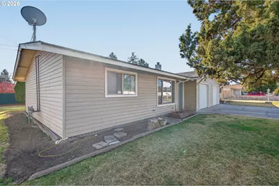 2412 SW Wickiup Ave, Redmond, OR 97756 - Photo 26