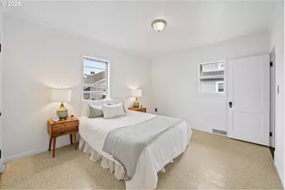 1477 7th St, Astoria, OR 97103 - Photo 6