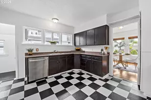 1477 7th St, Astoria, OR 97103 - Photo 2