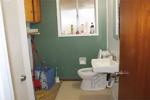 21620 Glaze Rd, Noti, OR 97461 - Photo 16