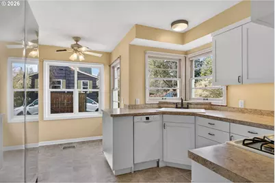 3330 SW Primrose St, Portland, OR 97219 - Photo 14