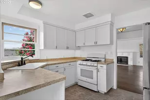 3330 SW Primrose St, Portland, OR 97219 - Photo 18