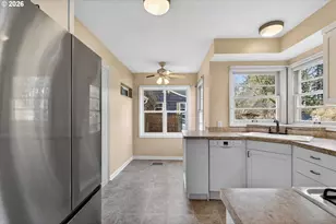 3330 SW Primrose St, Portland, OR 97219 - Photo 12