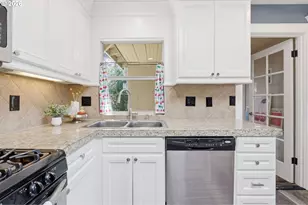 12040 NE Morris St, Portland, OR 97220 - Photo 10