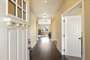 756 E McKinley St, Carlton, OR 97111 - Photo 2