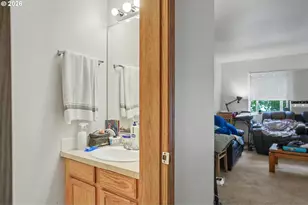 905 Charter Pl, Salem, OR 97301 - Photo 24