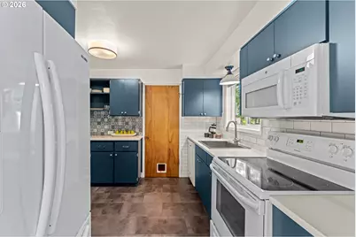 4405 SE Taggart St, Portland, OR 97206 - Photo 8