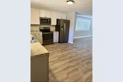 813 NE 106th Ave, Vancouver, WA 98664 - Photo 2