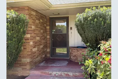 3110 SE Concord Rd, Milwaukie, OR 97267 - Photo 2