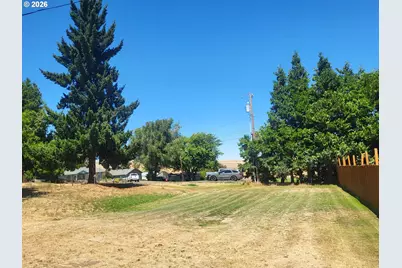 607 Court St, Moro, OR 97039 - Photo 1