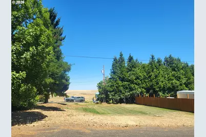 607 Court St, Moro, OR 97039 - Photo 2