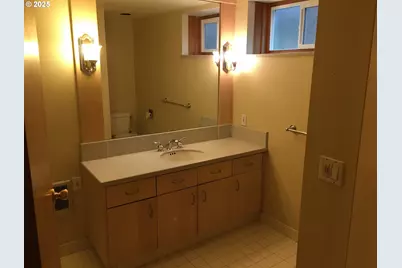 2165 NE Multnomah St, Portland, OR 97232 - Photo 12