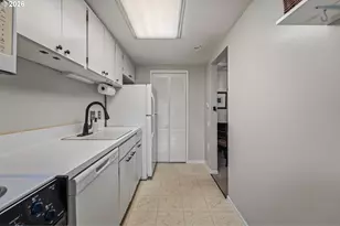 15100 SW Crown Dr, King City, OR 97224 - Photo 18