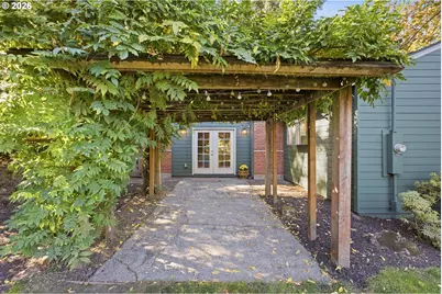 12225 SW 34th Ave, Portland, OR 97219 - Photo 46