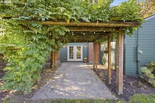 12225 SW 34th Ave, Portland, OR 97219 - Photo 46