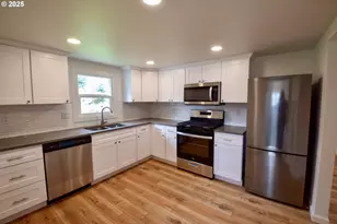 1123 SE 162nd Ave, Portland, OR 97233 - Photo 6