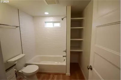 1123 SE 162nd Ave, Portland, OR 97233 - Photo 10