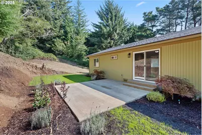 60422 Foxglove Rd, Coos Bay, OR 97420 - Photo 36