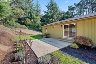 60422 Foxglove Rd, Coos Bay, OR 97420 - Photo 36