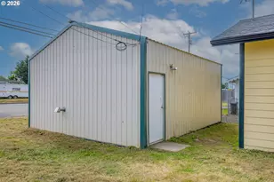 220 N Wasson St, Coos Bay, OR 97420 - Photo 4