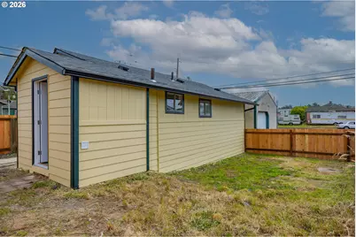 220 N Wasson St, Coos Bay, OR 97420 - Photo 24