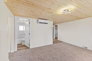220 N Wasson St, Coos Bay, OR 97420 - Photo 10