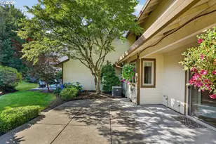 15640 SW Greenleaf Ct, Portland, OR 97224 - Photo 26