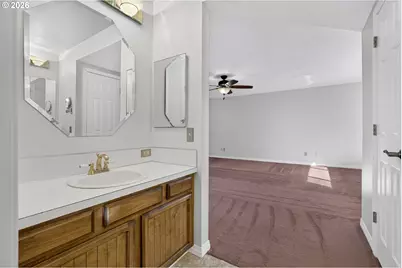 15640 SW Greenleaf Ct, Portland, OR 97224 - Photo 22