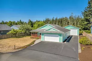 1451 SW Alder Ave, Warrenton, OR 97146 - Photo 2