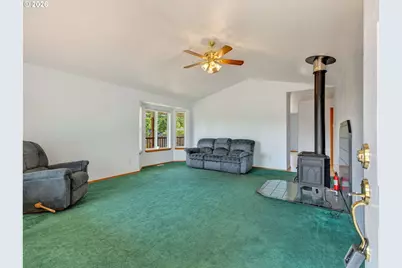 1451 SW Alder Ave, Warrenton, OR 97146 - Photo 4