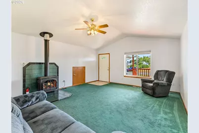 1451 SW Alder Ave, Warrenton, OR 97146 - Photo 6
